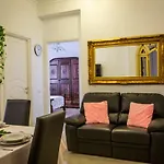 Apartment Center Of Rome Near Vatican And Trastevere Garage Included In The Price Top Place For Jubilee
