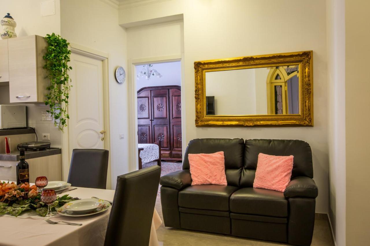 Apartment Center Of Rome Near Vatican And Trastevere Garage Included In The Price Top Place For Jubilee Apartment Rom